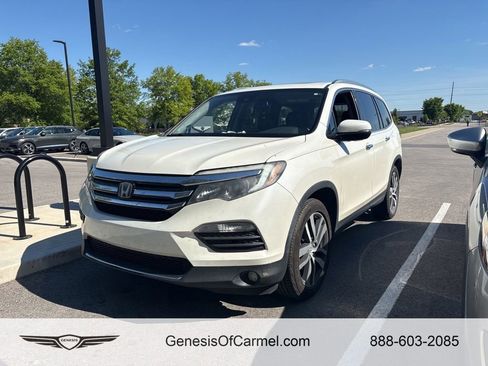 Used 2018 Honda Pilot Touring image 1