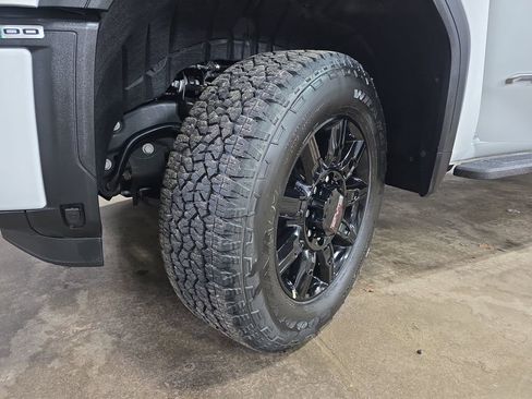 New 2026 GMC Sierra 2500 AT4 w/ AT4 Premium Plus Package AWD/4WD image 34