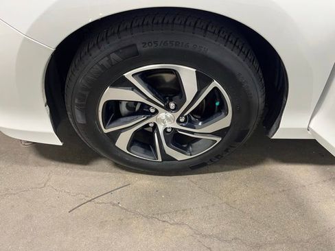 Used 2016 Honda Accord LX image 29