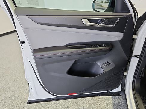 New 2026 Volkswagen Atlas Peak Edition AWD/4WD image 16