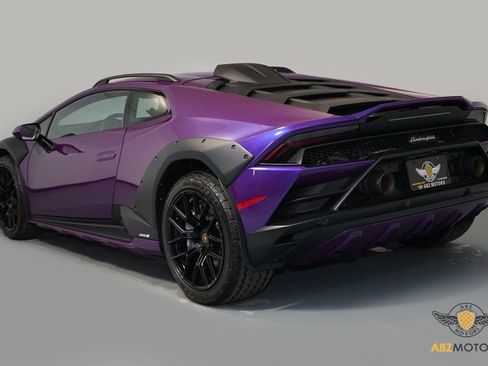 Used 2024 Lamborghini Huracan Sterrato image 7