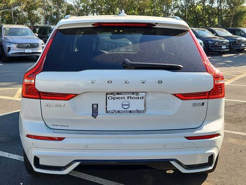 Used 2024 Volvo XC60 B5 Core w/ Protection Package Premier AWD/4WD image 5