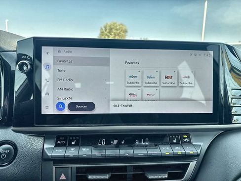 Used 2025 Toyota Camry XSE FWD image 16