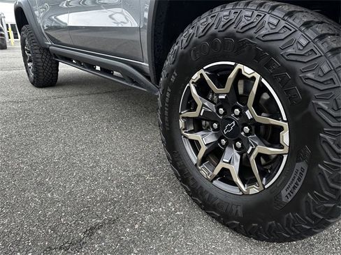 Used 2023 Chevrolet Colorado ZR2 w/ ZR2 Convenience Package III image 11