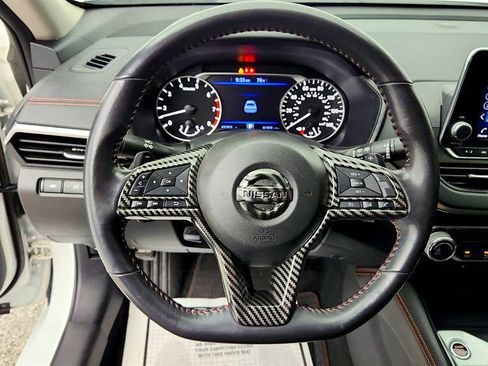 Used 2022 Nissan Altima 2.5 SR FWD image 13