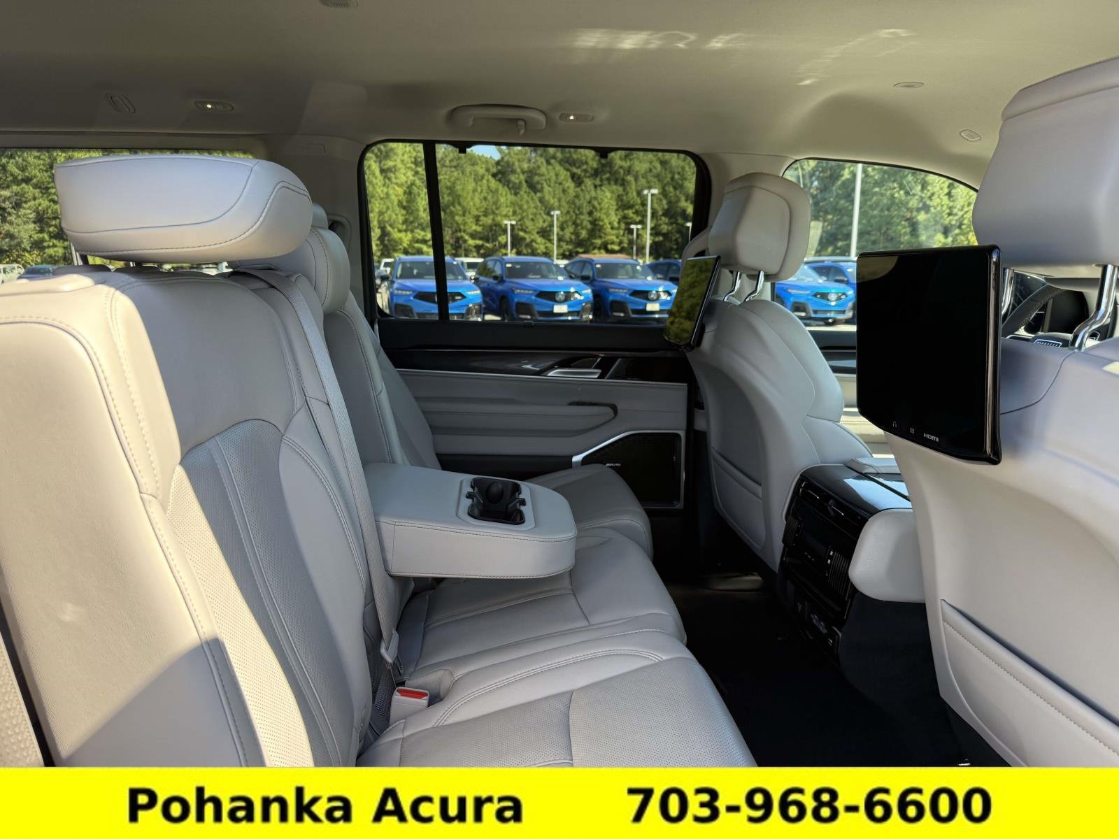 Used 2024 Jeep Wagoneer 4WD w/ Convenience Group I image 16