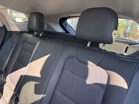 Used 2025 Chevrolet Trax LT image 5