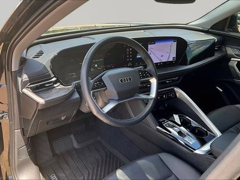 Used 2025 Audi Q5 Premium w/ Convenience Package AWD/4WD image 13