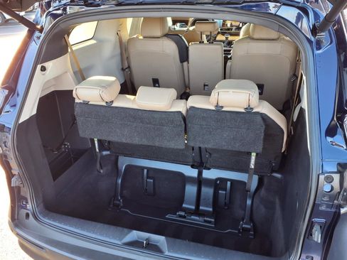 Used 2024 Toyota Sienna XLE image 30