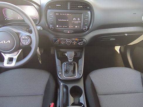 Certified 2025 Kia Soul LX w/ LX Technology Package image 12
