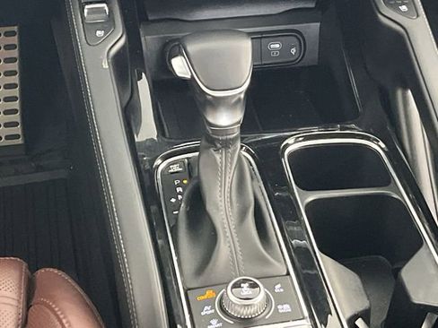 Certified 2024 Kia Telluride SX Prestige AWD/4WD image 20