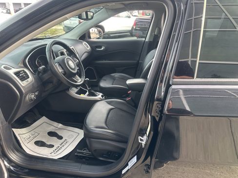 Used 2018 Jeep Compass Latitude w/ Popular Equipment Group image 19