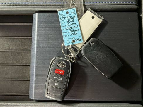 Used 2025 Toyota Sequoia Platinum AWD/4WD image 32