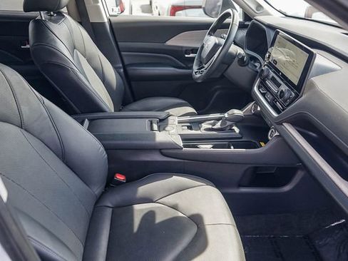 Used 2024 Toyota Grand Highlander FWD image 17
