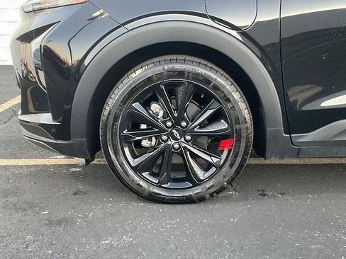 Used 2023 Chevrolet Bolt EUV LT w/ Redline Edition image 6