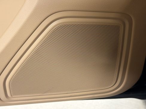 Used 2025 Porsche Macan image 24