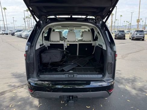 Used 2025 Land Rover Discovery Dynamic SE AWD/4WD image 29
