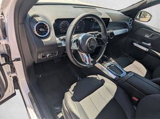 New 2026 Mercedes-Benz GLB 250 video 3