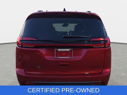 Used 2025 Chrysler Pacifica Limited FWD image 6