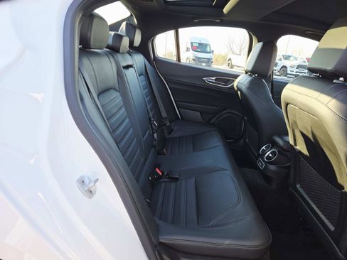 Used 2024 Alfa Romeo Giulia Veloce image 16