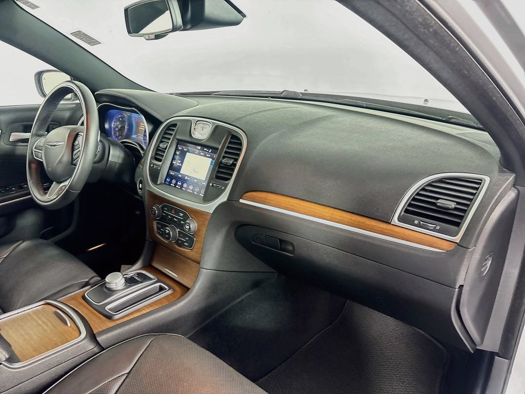 Used 2019 Chrysler 300 C w/ Sun, Sound & Nav Package RWD image 30