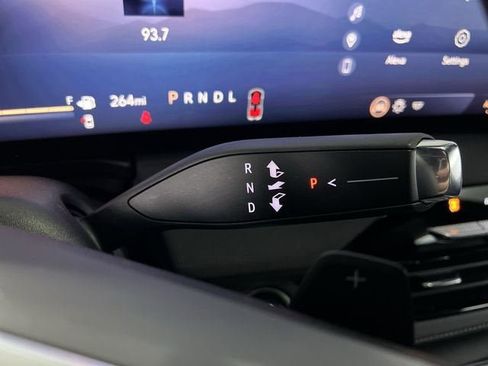 Certified 2025 Buick Enclave Preferred image 15