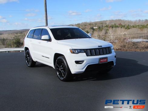 Used 2020 Jeep Grand Cherokee Altitude image 1