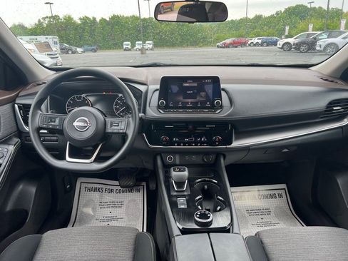 Used 2022 Nissan Rogue SV image 13