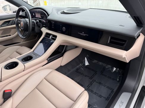 Certified 2023 Porsche Taycan 4S image 17