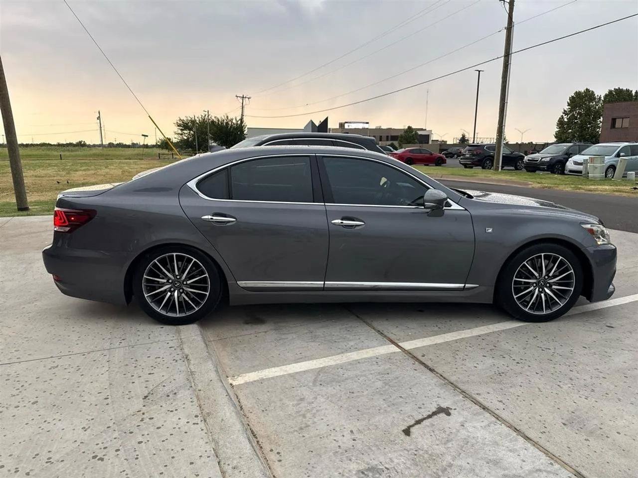Used 2015 Lexus LS 460 w/ F Sport Package RWD image 9