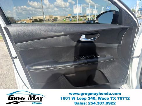 Used 2023 Kia Forte GT-Line w/ GT-Line Premium Package FWD image 9