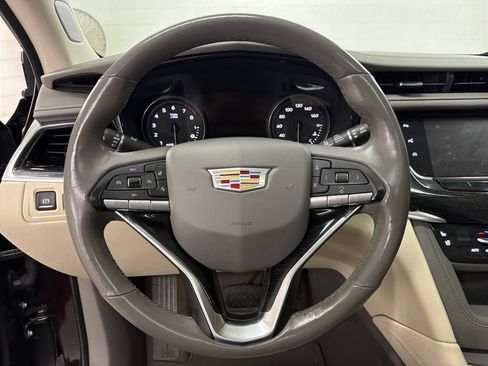 Used 2020 Cadillac XT6 Premium Luxury FWD image 20