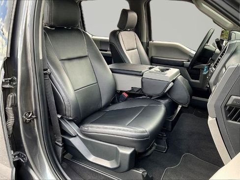Certified 2020 Ford F250 XLT w/ XLT Premium Package AWD/4WD image 30