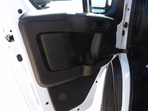 Used 2025 RAM ProMaster 2500 w/ U-Haul Equipment Group FWD image 6