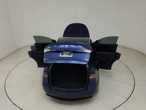 Used 2025 Tesla Model Y Long Range RWD image 34