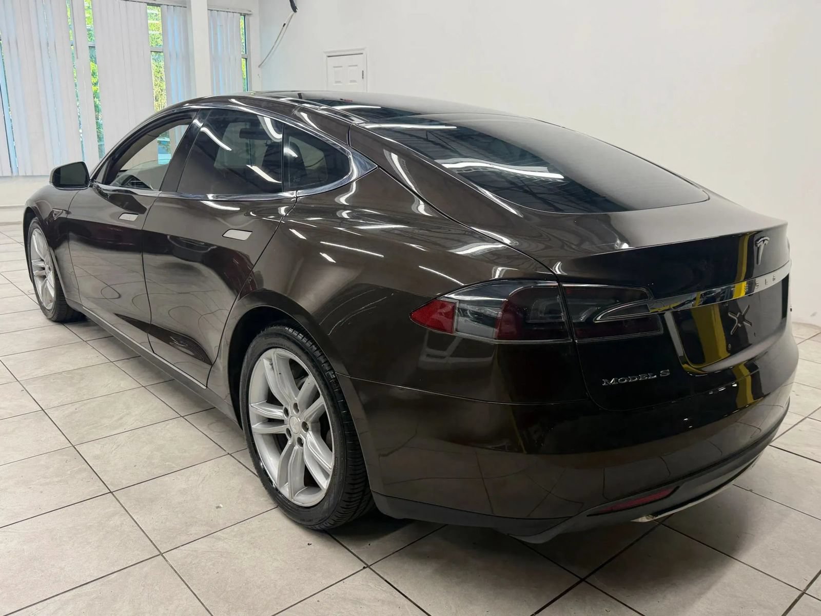 Used 2013 Tesla Model S RWD image 7