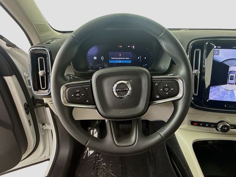 Used 2026 Volvo XC40 B5 Plus AWD/4WD image 13