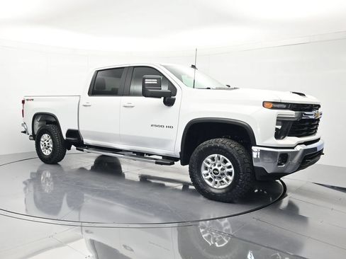 Certified 2025 Chevrolet Silverado 2500 LT w/ Convenience Package AWD/4WD image 3