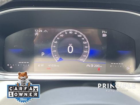 Used 2025 Volkswagen Taos SE image 22