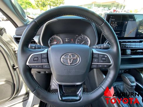 Used 2022 Toyota Highlander Platinum AWD/4WD image 41
