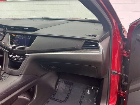 Used 2022 Cadillac XT5 Sportv w/ LPO, ONYX Package AWD/4WD image 21