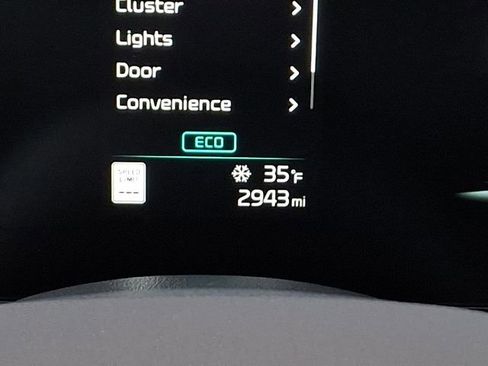 Certified 2025 Kia Niro LX image 20