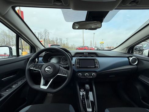 Used 2025 Nissan Versa SV image 33