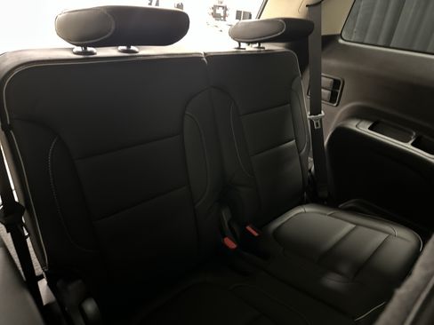 Used 2019 GMC Acadia Denali w/ Technology Package AWD/4WD image 32