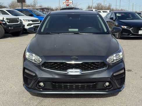 Used 2019 Kia Forte S image 2