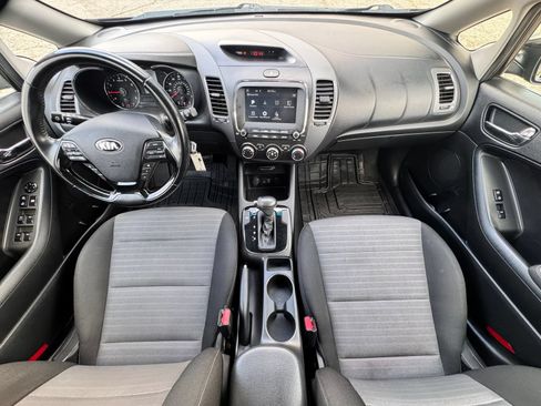 Used 2018 Kia Forte S FWD image 2