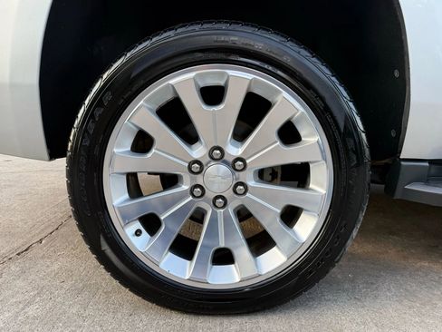 Used 2018 Chevrolet Tahoe LT image 22