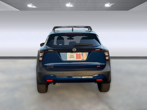 Used 2026 Nissan Kicks SR FWD image 13