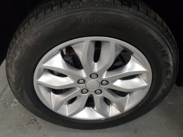 Used 2015 Land Rover LR2 AWD/4WD image 28