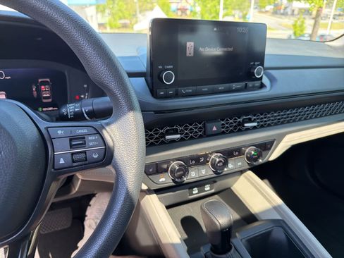 Used 2023 Honda Accord EX image 20